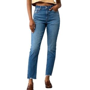 American Eagle Strigid Mom Jean Women’s Plus 16S Raw hem Distressed pockets NWOT